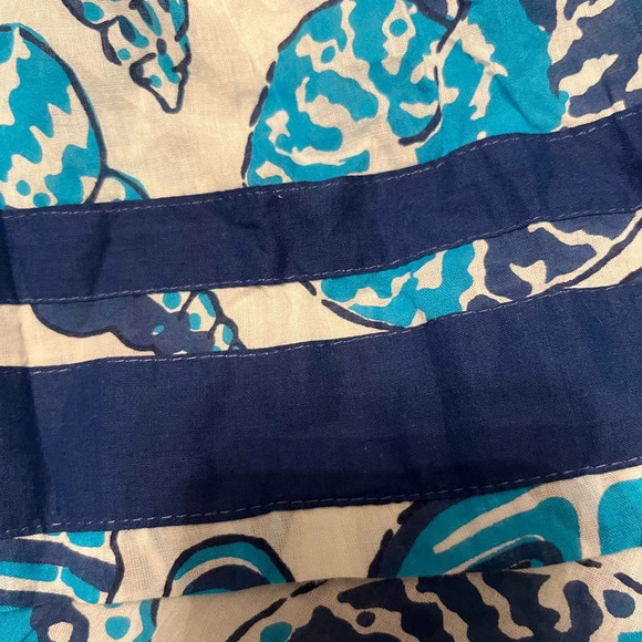 Seashore coverup . - Picture 3 of 5